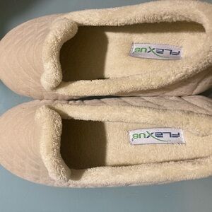 Flexus Spring Step slippers